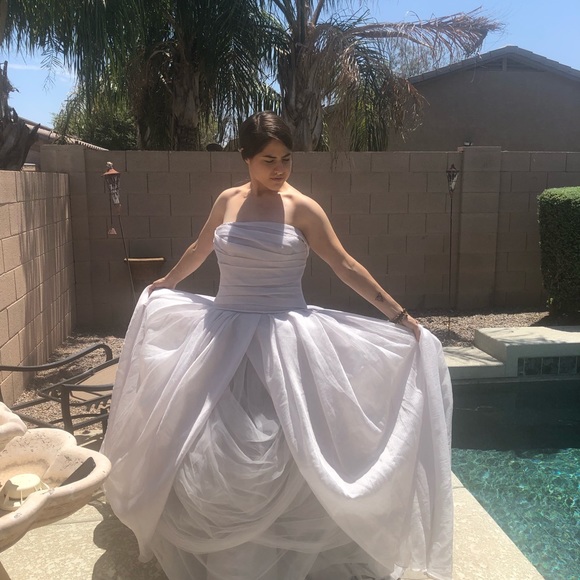 Vera Wang White Label Wedding Dreas - Picture 3 of 8